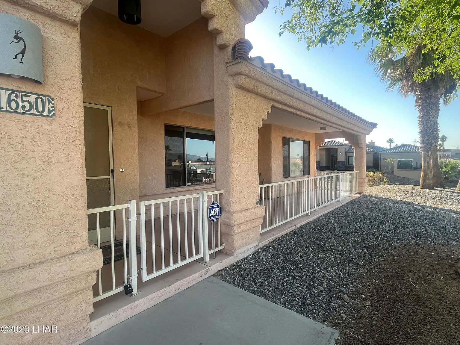 3 bed, 2.0 bath, 1642 sqft, $2,450 — Photo 2