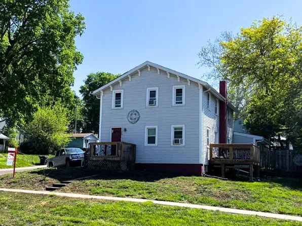 211 N Locust St, Glenwood, IA 51534