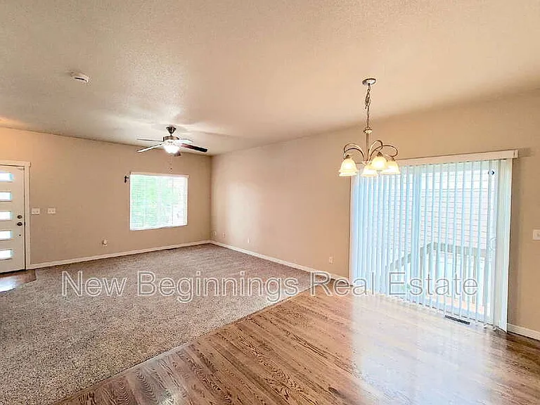 2562 Ellingwood Dr — Photo 12