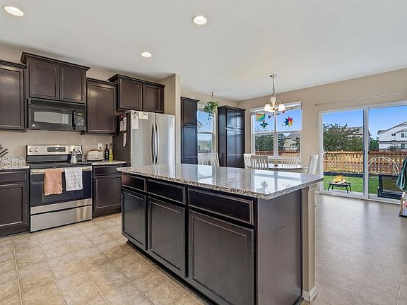 5th image of 927 Ridge Runner Dr