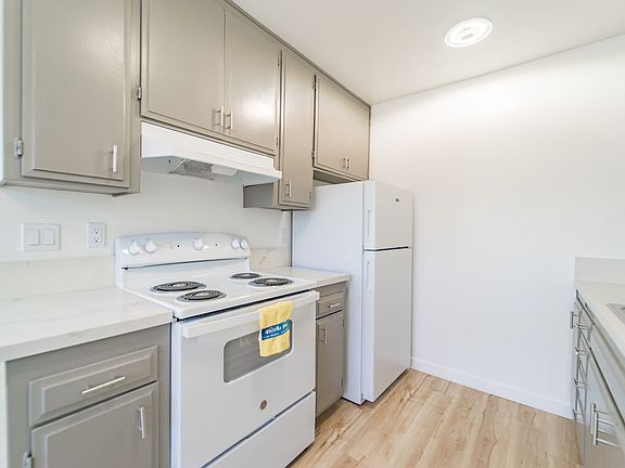 3rd image of 4473 Mississippi St APT 3
