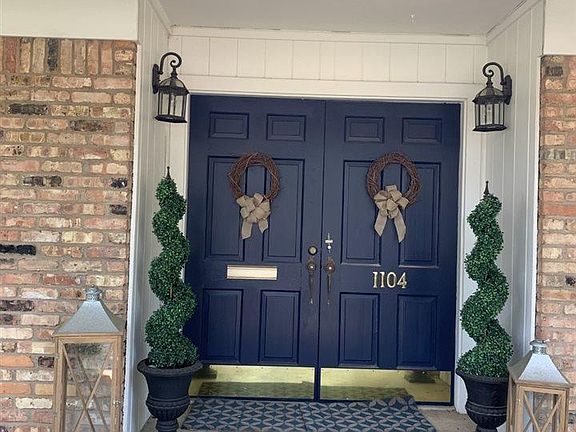 4th image of 1104 Beechwood Dr