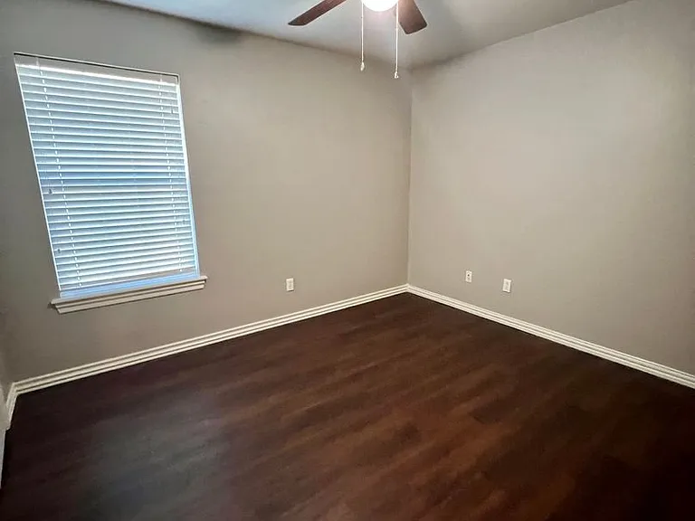 1113 Greenfield Ave — Photo 19