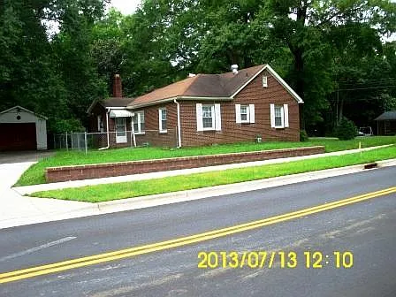 Side the house - sidewalks