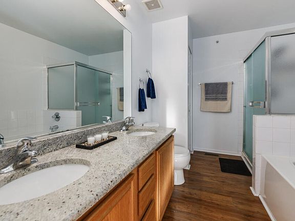 3rd image of 121 Commons Ct