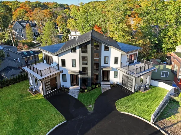 18 Josselyn Pl #18, Newton Highlands, MA 02461