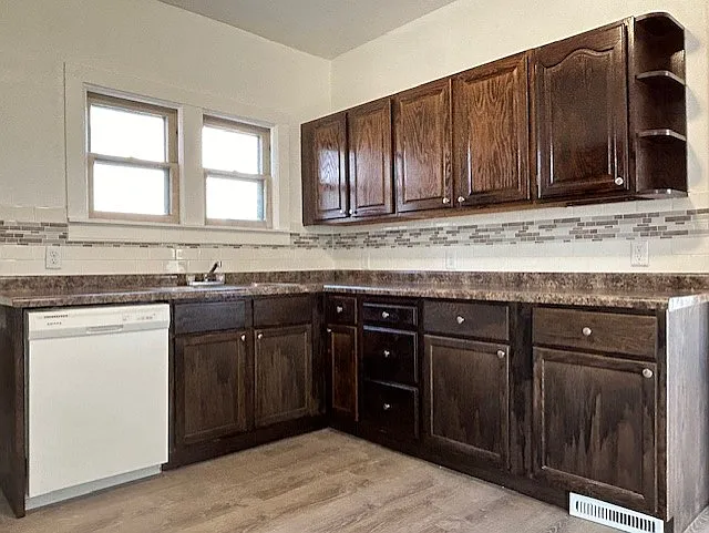 3 bed, 1220 sqft, $1,500 — Photo 4