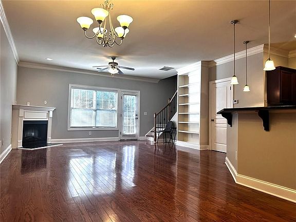 3rd image of 117 Townview Dr