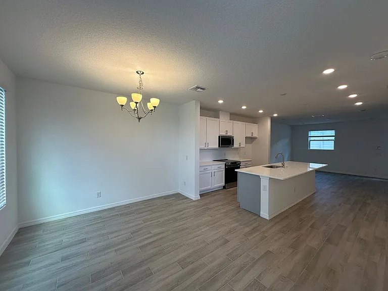 6541 Cyrils Dr — Photo 2