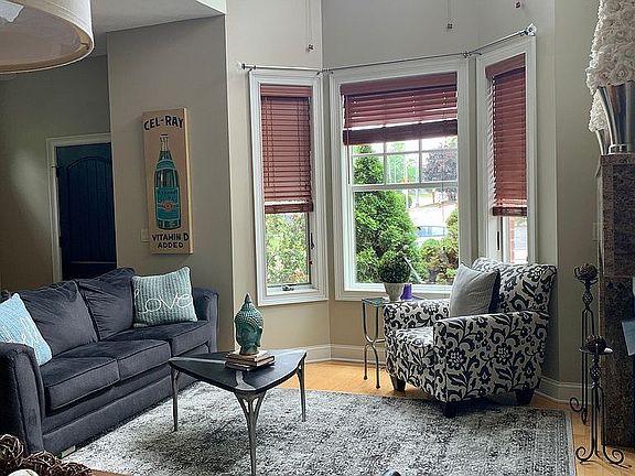 3rd image of 502 Linda St