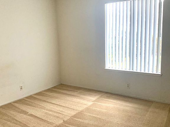 3rd image of 3384 Onslow Way