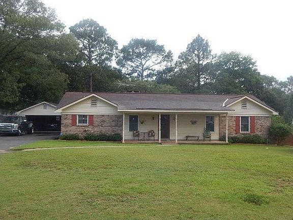 Front View w/ garage