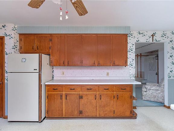 5th image of 315 Bedford Rd