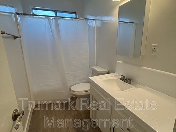 4th image of 1104 E Wilson Ave #4