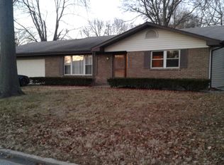 15 Roclare Dr, Swansea, IL 62226