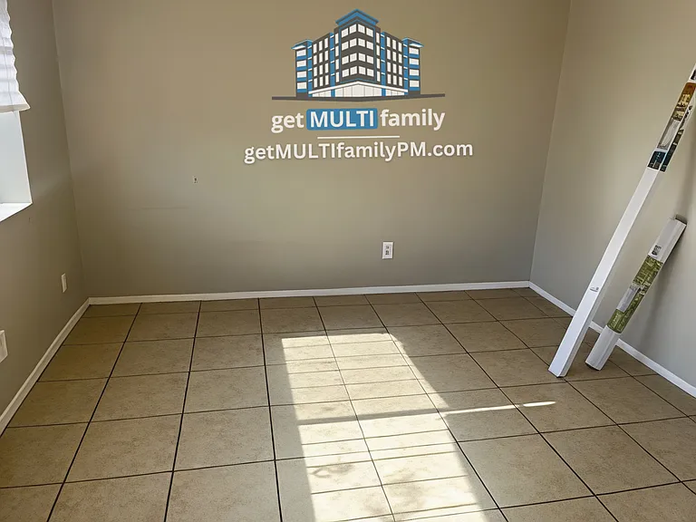 1629 E Wood St #201 — Photo 2