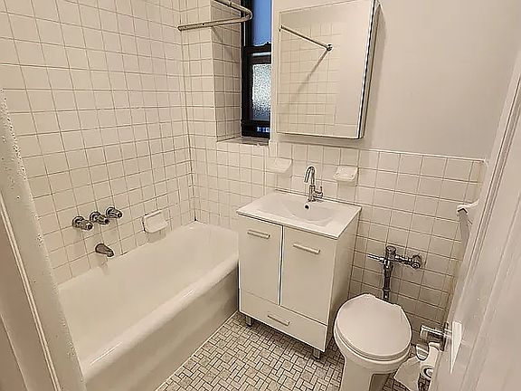 3rd image of 250 Ocean Pkwy APT 1K