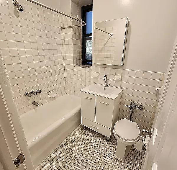 250 Ocean Pkwy #1K — Photo 3