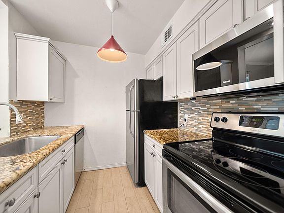 2nd image of 421 Emerson St APT 5