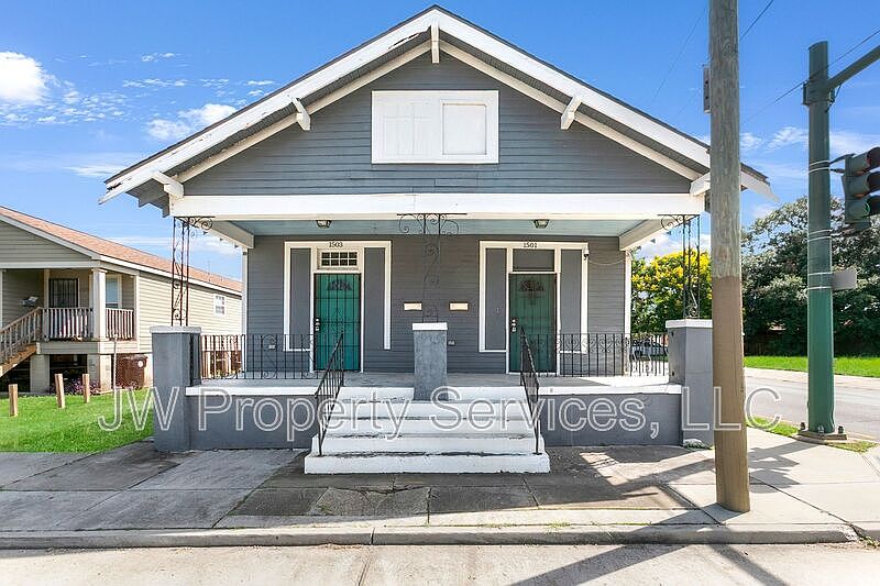 1st image of 1503 Desire St