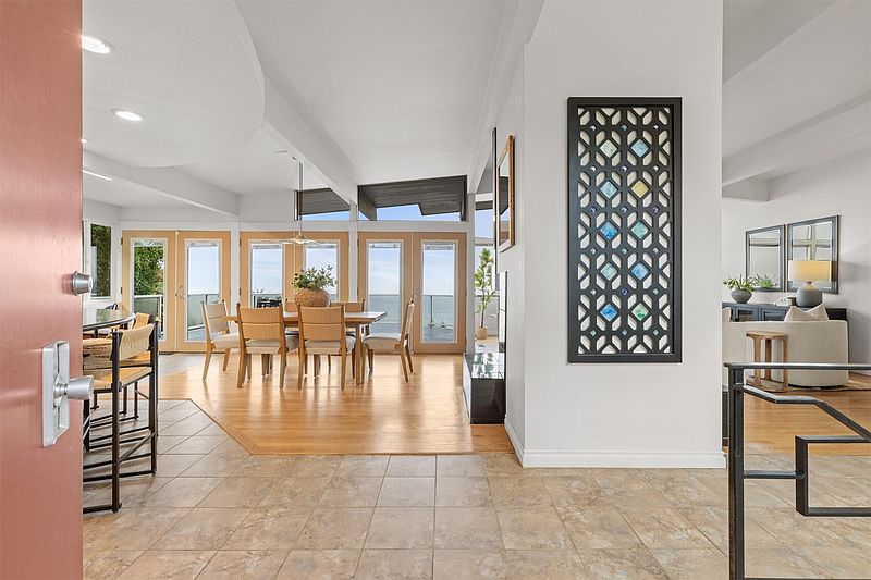 4th image of 12822 Shorecrest Drive SW