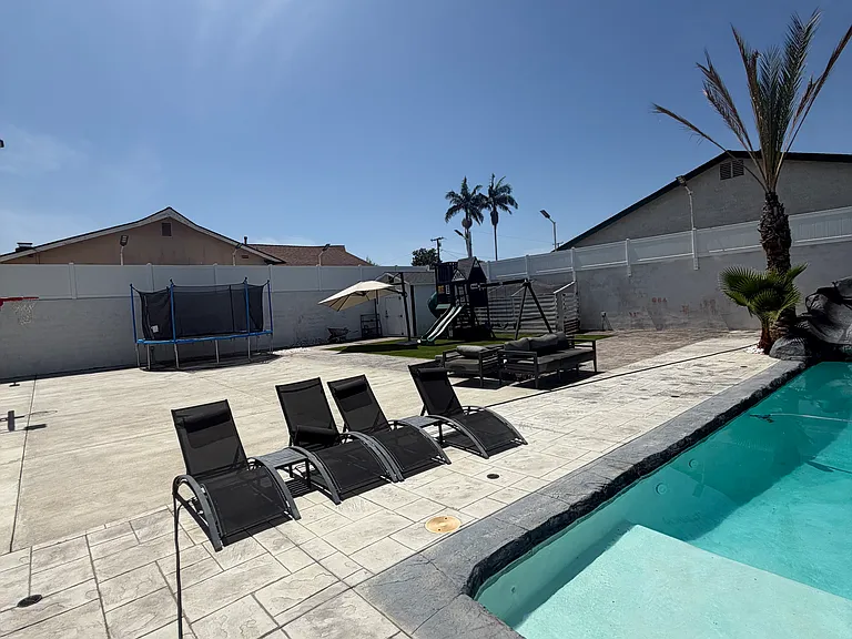 10724 Valley View Ave — Photo 28