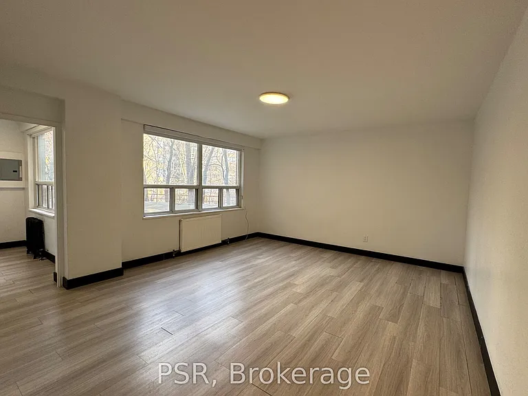 600 Eglinton Ave W #105 — Photo 3