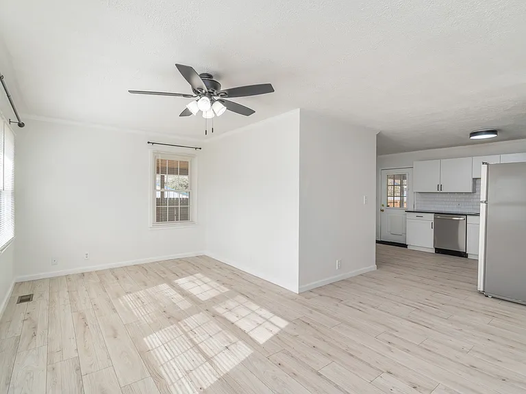 331 Sarvis Dr — Photo 12