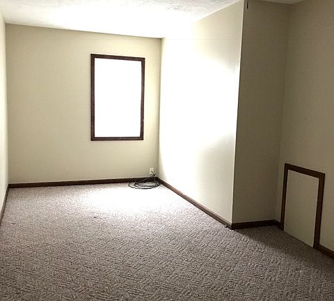 5th image of 318 W Walnut St