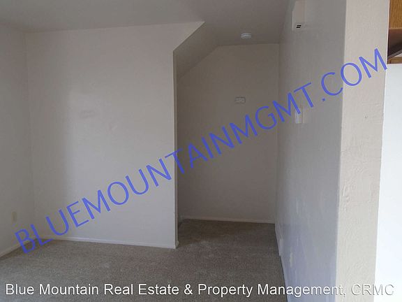 4th image of 1040 Chiricahua Loop APT B
