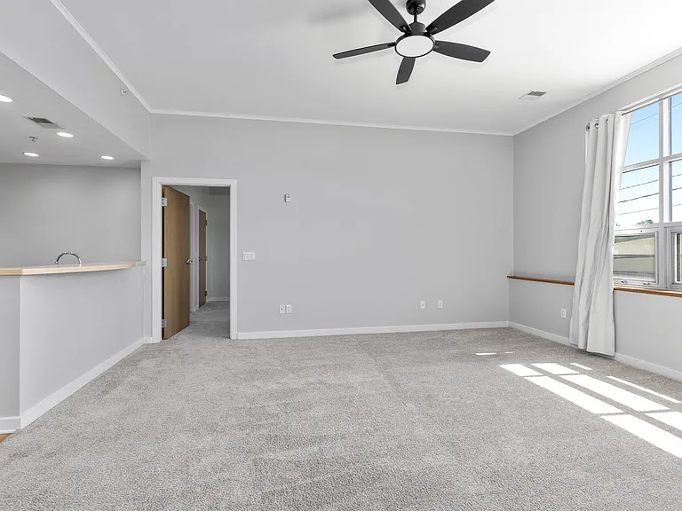 2221 Plainfield Ave NE #204 — Photo 8