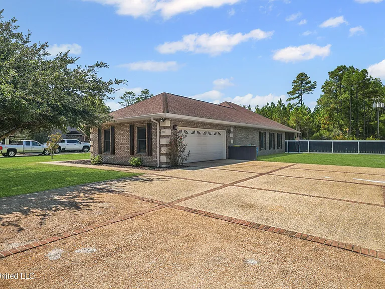 15301 Parker Rd — Photo 5