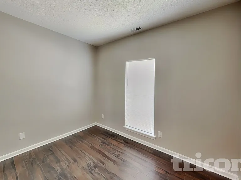 7825 Pence Pond Ln — Photo 10