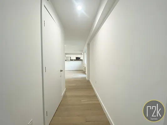 Rented by Realty 2000 Corp | media 7