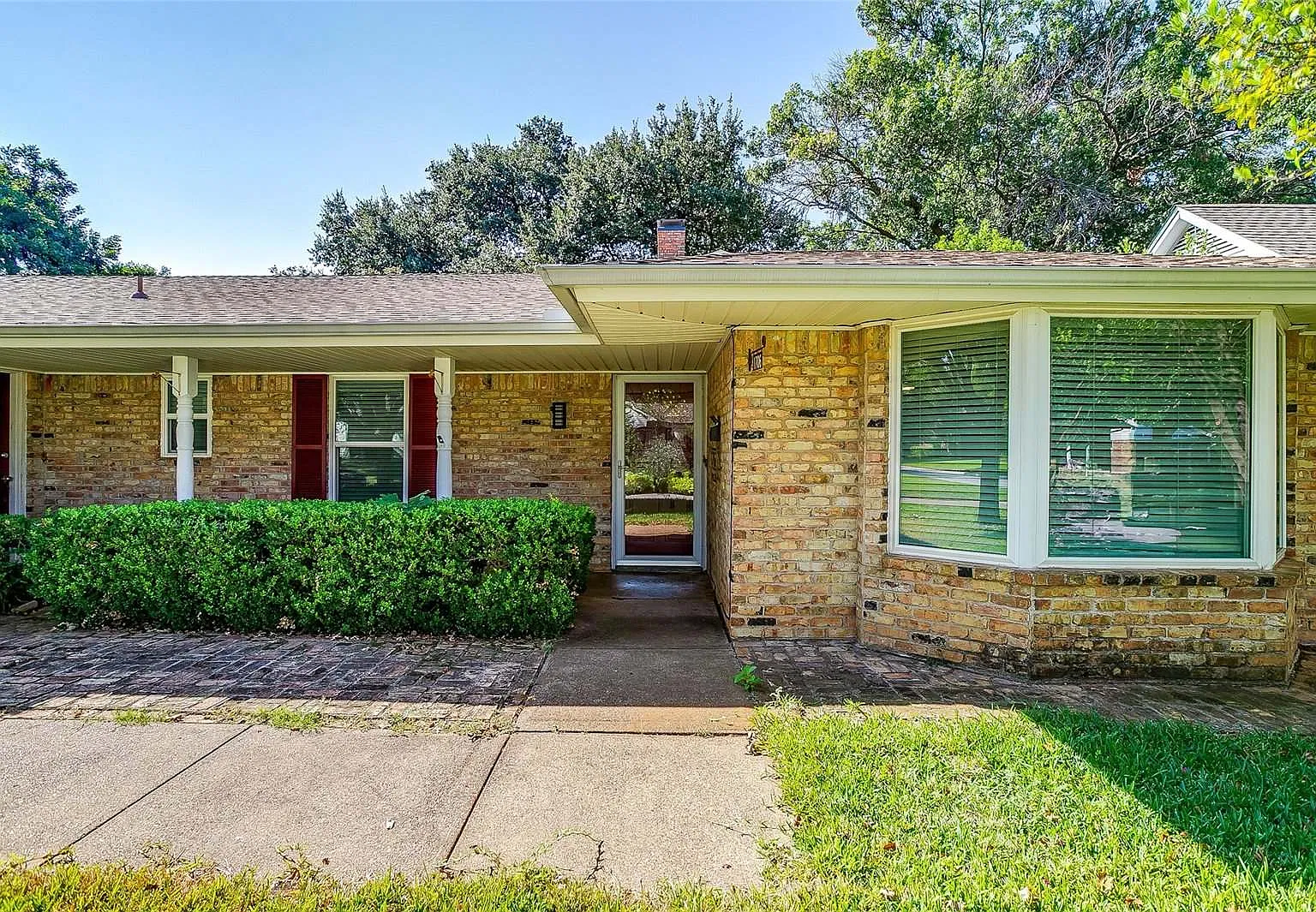 3 bed, 2536 sqft, $3,400 — Photo 3