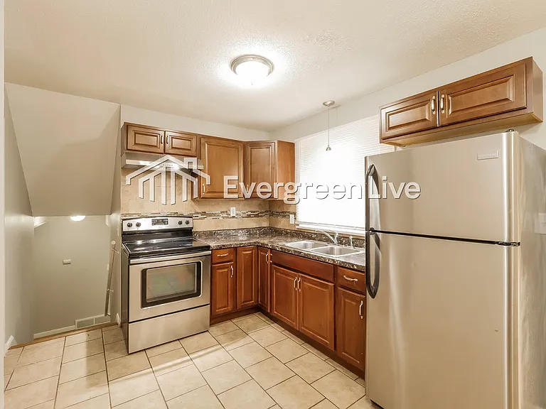 9408 Richmond Ave — Photo 7