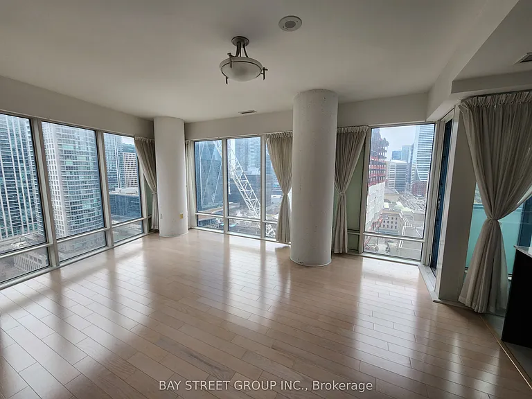 8 The Esplanade #1902 — Photo 15