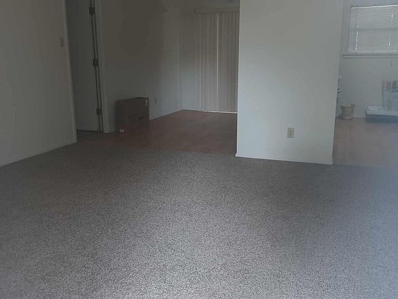 2nd image of 1004 Lusk St