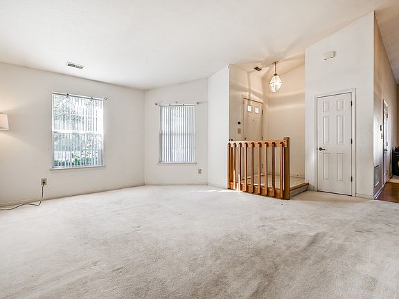 3rd image of 12134 Whitebark Dr