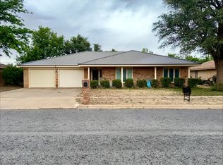 229 E 26th St, Littlefield, TX 79339