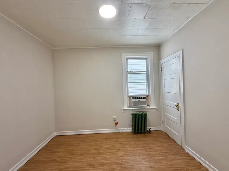 308 Davis Ave #2 — Photo 9