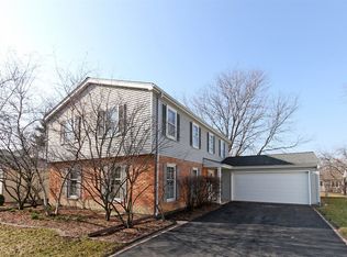 1064 Apple Ln, Lombard, IL 60148