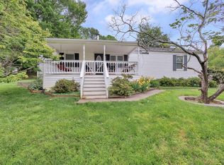 5022 Saunders Rd, Vinton, VA 24179