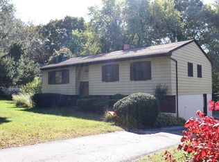 21 Hornbeck Rd, Poughkeepsie, NY 12603