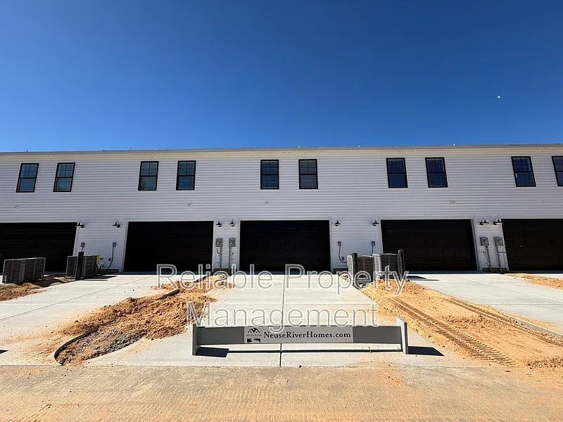 3 bed, 2.5 bath, $1,850 — Photo 2