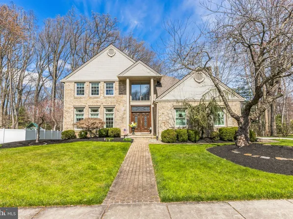 33 Ravenswood Way, Sewell, NJ 08080