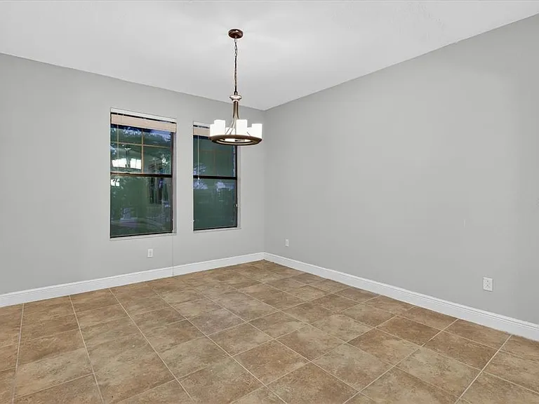 1389 Heritage Landings Dr — Photo 17