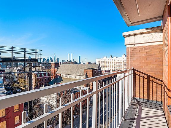 3rd image of 58 Vanderbilt Ave #4S