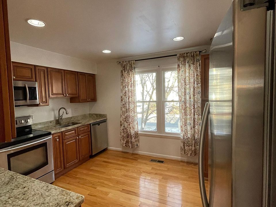 2nd image of 8505 Jeffersonian Ct