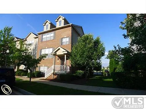 1619 Town Commons Dr photo 1